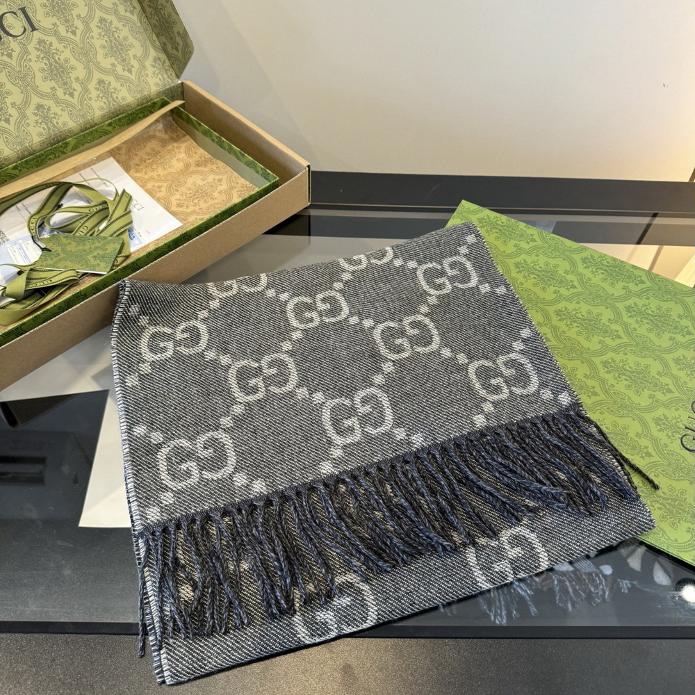 Gucci dark grey scarf